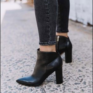 Marc Fisher unno booties